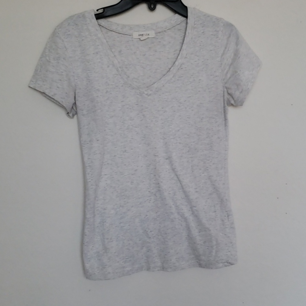 marled white v neck tee